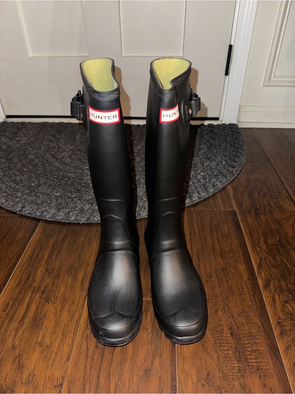 Hunter Black Tall Rain Boots - Women’s 8 (Fits Like 9); Men’s 7